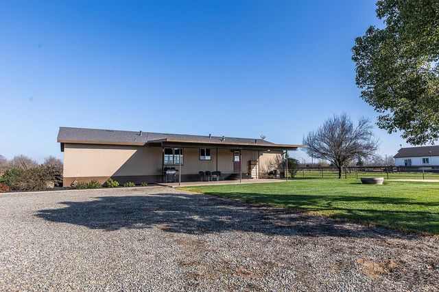 18041 Seidner Ave, Escalon, CA 95320