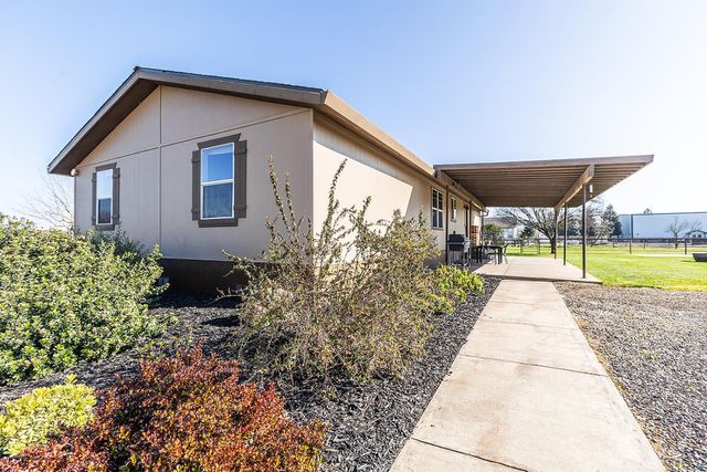 18041 Seidner Ave, Escalon, CA 95320