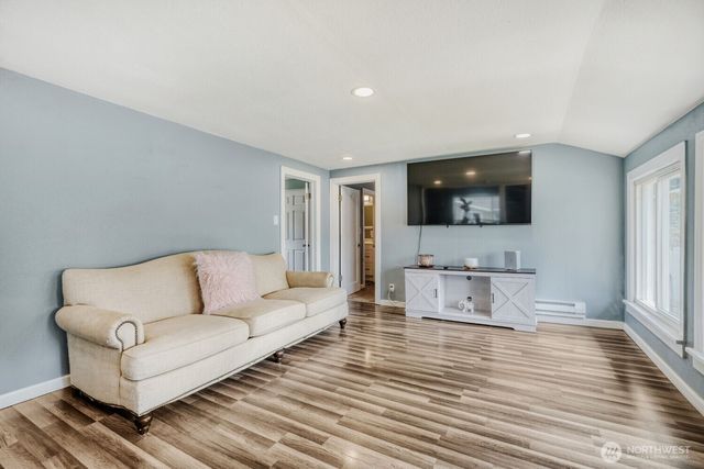 908 9th Street NE, Auburn, WA 98002