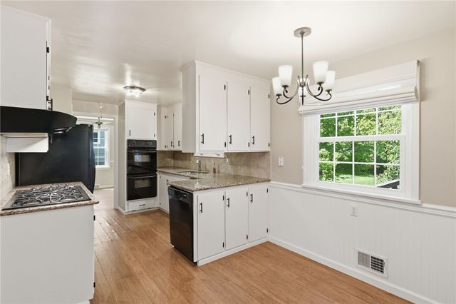 25 Maryvale Drive, Webster, NY 14580