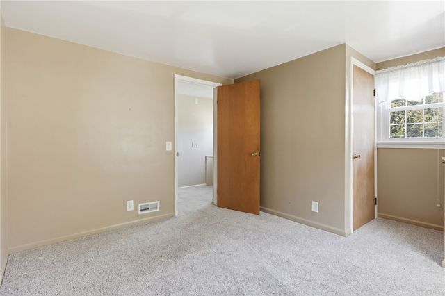 25 Maryvale Drive, Webster, NY 14580