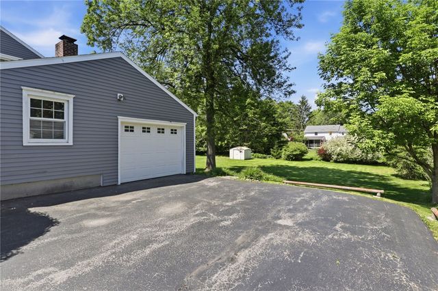 25 Maryvale Drive, Webster, NY 14580