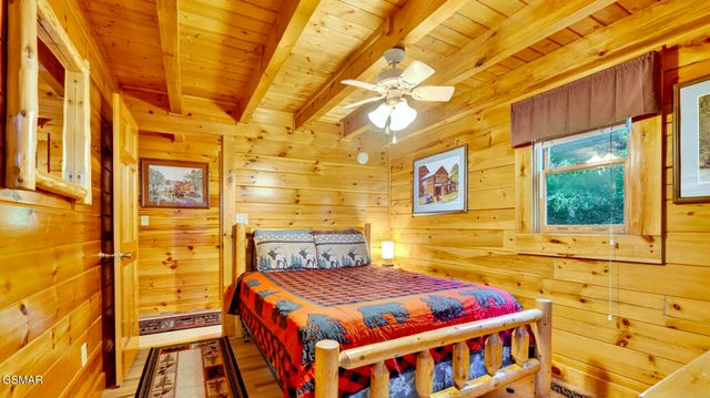 208 Moose Ridge Way, Pigeon Forge, TN 37863