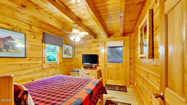 208 Moose Ridge Way, Pigeon Forge, TN 37863