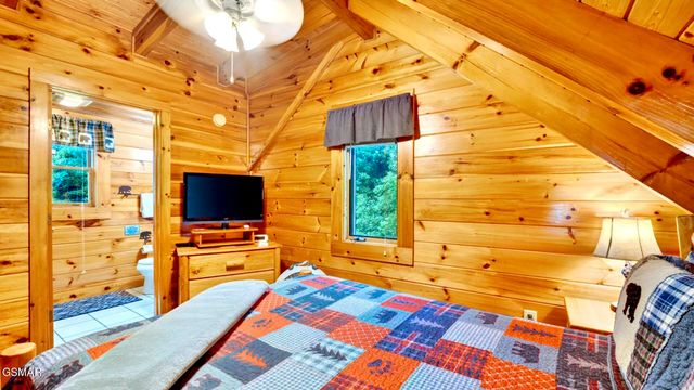 208 Moose Ridge Way, Pigeon Forge, TN 37863