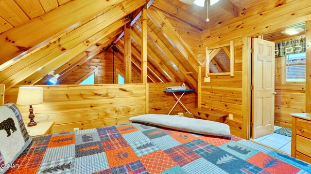 208 Moose Ridge Way, Pigeon Forge, TN 37863