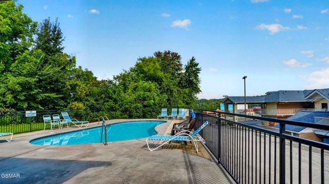 208 Moose Ridge Way, Pigeon Forge, TN 37863