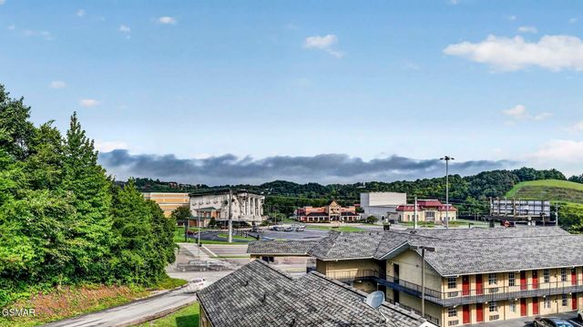 208 Moose Ridge Way, Pigeon Forge, TN 37863