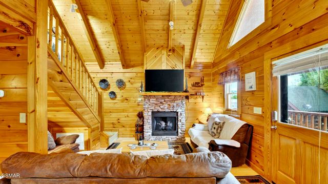 208 Moose Ridge Way, Pigeon Forge, TN 37863