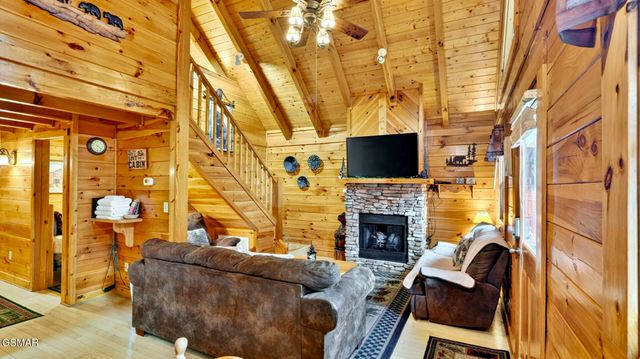 208 Moose Ridge Way, Pigeon Forge, TN 37863