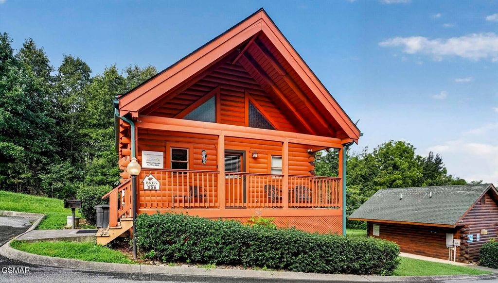 208 Moose Ridge Way, Pigeon Forge, TN 37863