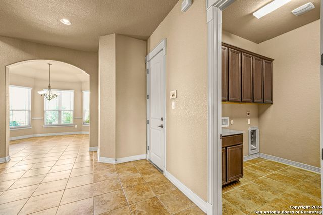 8219 HIGH NOON WAY, San Antonio, TX 78254