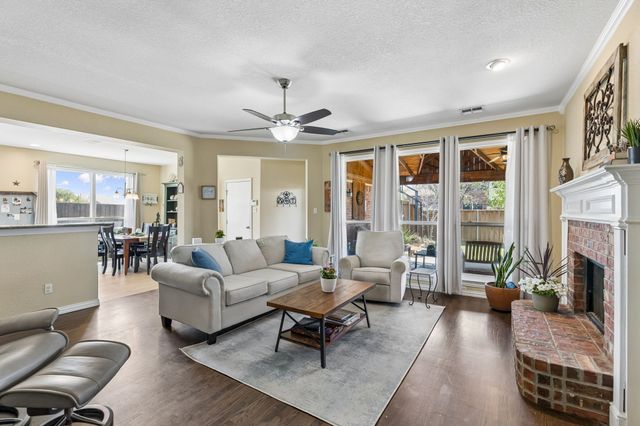 8410 Lexington Court, Rowlett, TX 75089