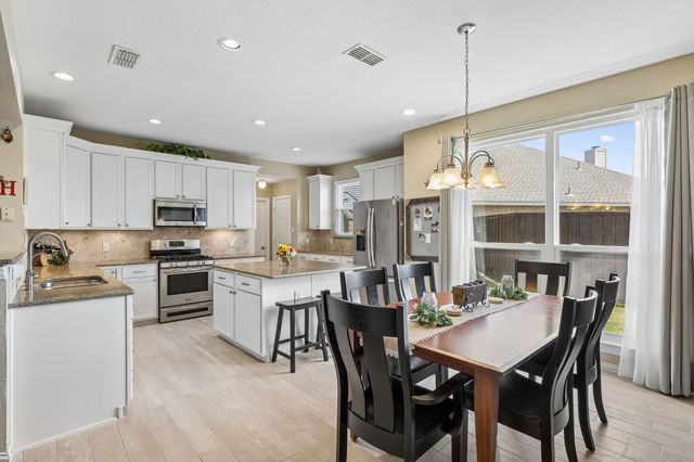 8410 Lexington Court, Rowlett, TX 75089