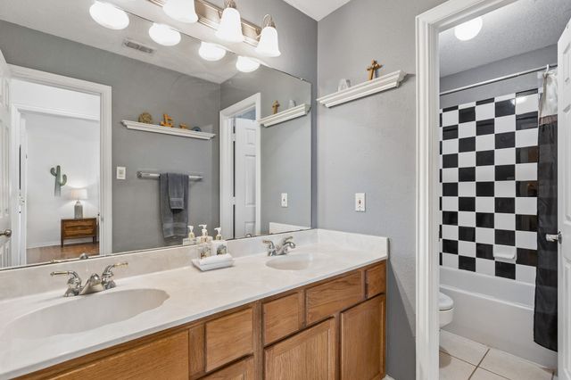 8410 Lexington Court, Rowlett, TX 75089