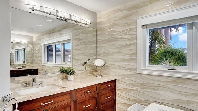2593 SE 9th Street, Pompano Beach, FL 33062