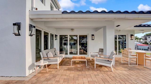 2593 SE 9th Street, Pompano Beach, FL 33062