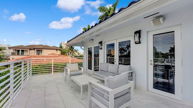 2593 SE 9th Street, Pompano Beach, FL 33062