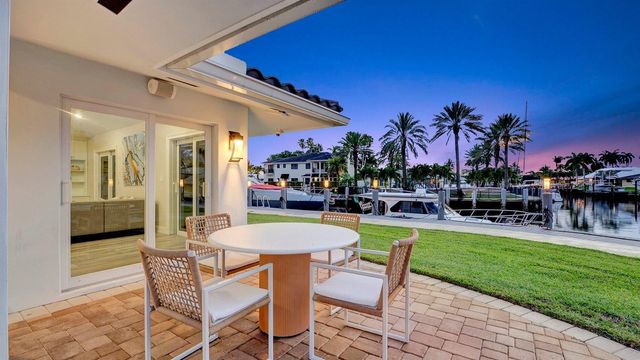 2593 SE 9th Street, Pompano Beach, FL 33062
