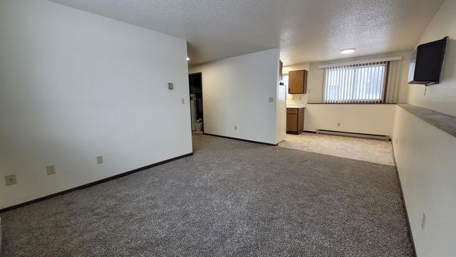 3202-3204 10th Avenue N, Fargo, ND 58102