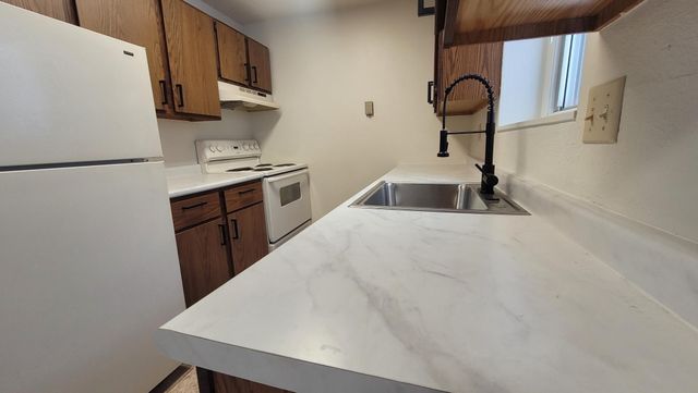 3202-3204 10th Avenue N, Fargo, ND 58102