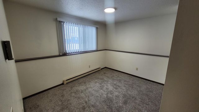 3202-3204 10th Avenue N, Fargo, ND 58102