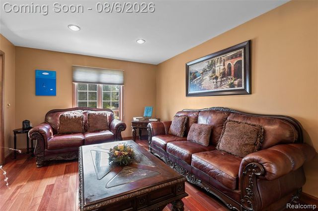 15569 Penn Drive, Livonia, MI 48154