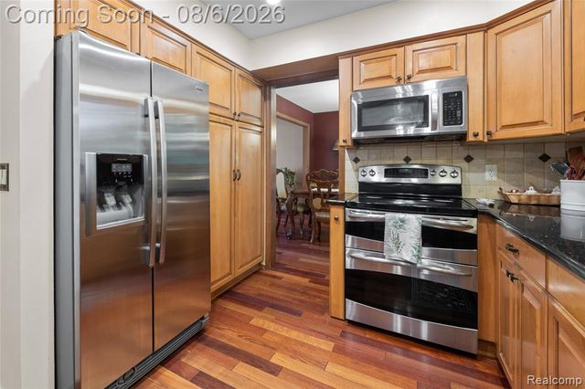 15569 Penn Drive, Livonia, MI 48154