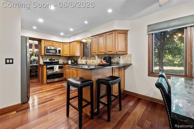 15569 Penn Drive, Livonia, MI 48154