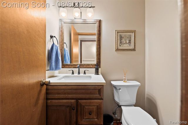 15569 Penn Drive, Livonia, MI 48154
