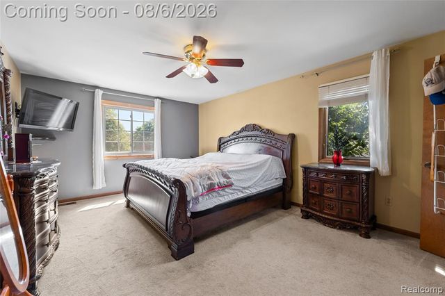 15569 Penn Drive, Livonia, MI 48154