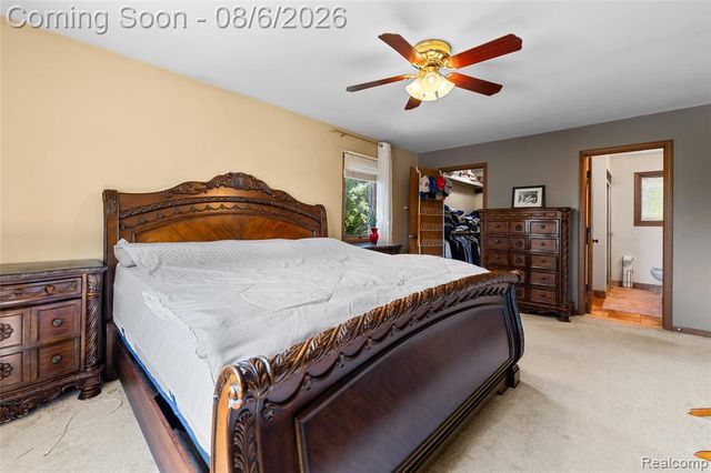 15569 Penn Drive, Livonia, MI 48154