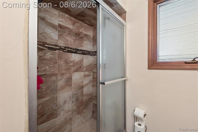 15569 Penn Drive, Livonia, MI 48154