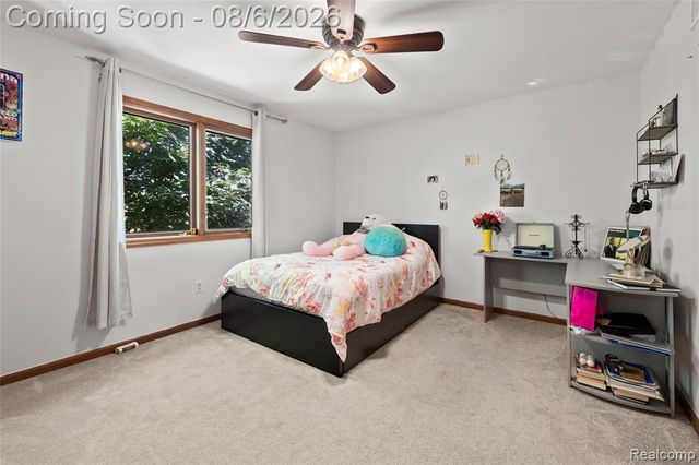 15569 Penn Drive, Livonia, MI 48154