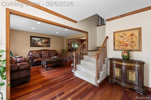 15569 Penn Drive, Livonia, MI 48154