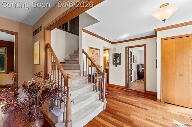 15569 Penn Drive, Livonia, MI 48154