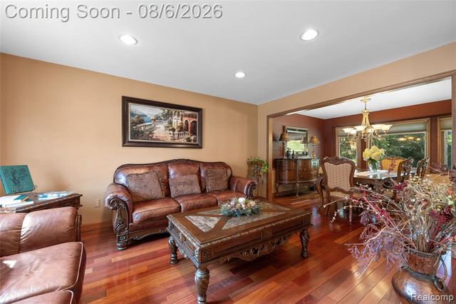 15569 Penn Drive, Livonia, MI 48154