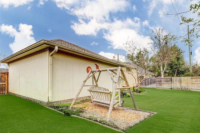 8326 Green Valley Drive, Sugar Land, TX 77479