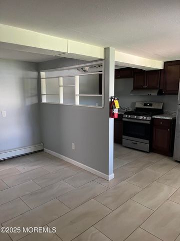 140 Main Street, Helmetta, NJ 08828