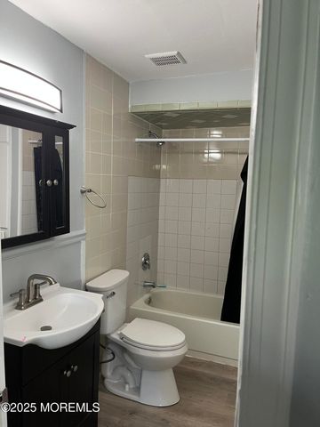 140 Main Street, Helmetta, NJ 08828