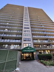 285 Aycrigg Ave 19H, Passaic City, NJ 07055