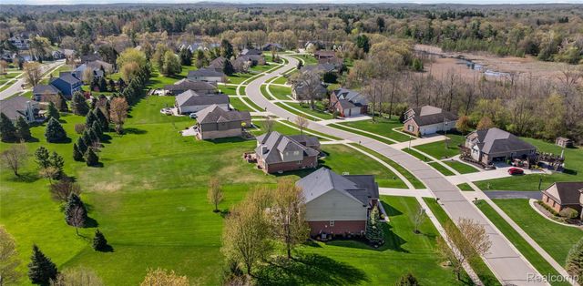801 Watersmeet Drive, Oxford Charter Township, MI 48371