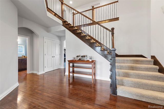 801 Watersmeet Drive, Oxford Charter Township, MI 48371