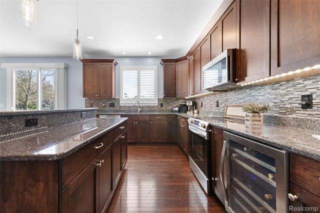 801 Watersmeet Drive, Oxford Charter Township, MI 48371