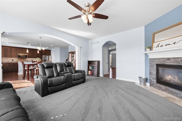 801 Watersmeet Drive, Oxford Charter Township, MI 48371