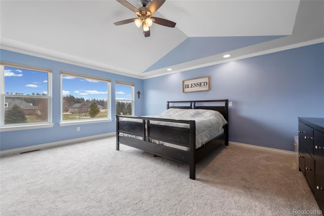 801 Watersmeet Drive, Oxford Charter Township, MI 48371