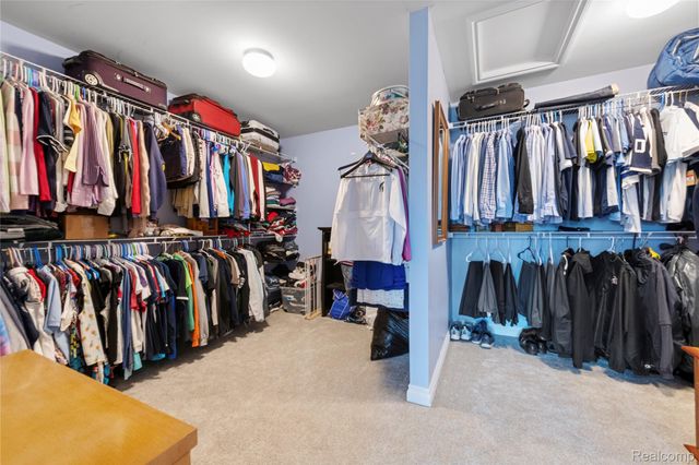 801 Watersmeet Drive, Oxford Charter Township, MI 48371