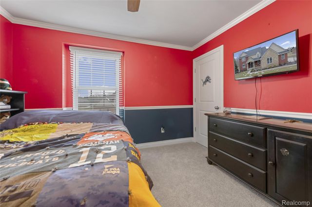 801 Watersmeet Drive, Oxford Charter Township, MI 48371