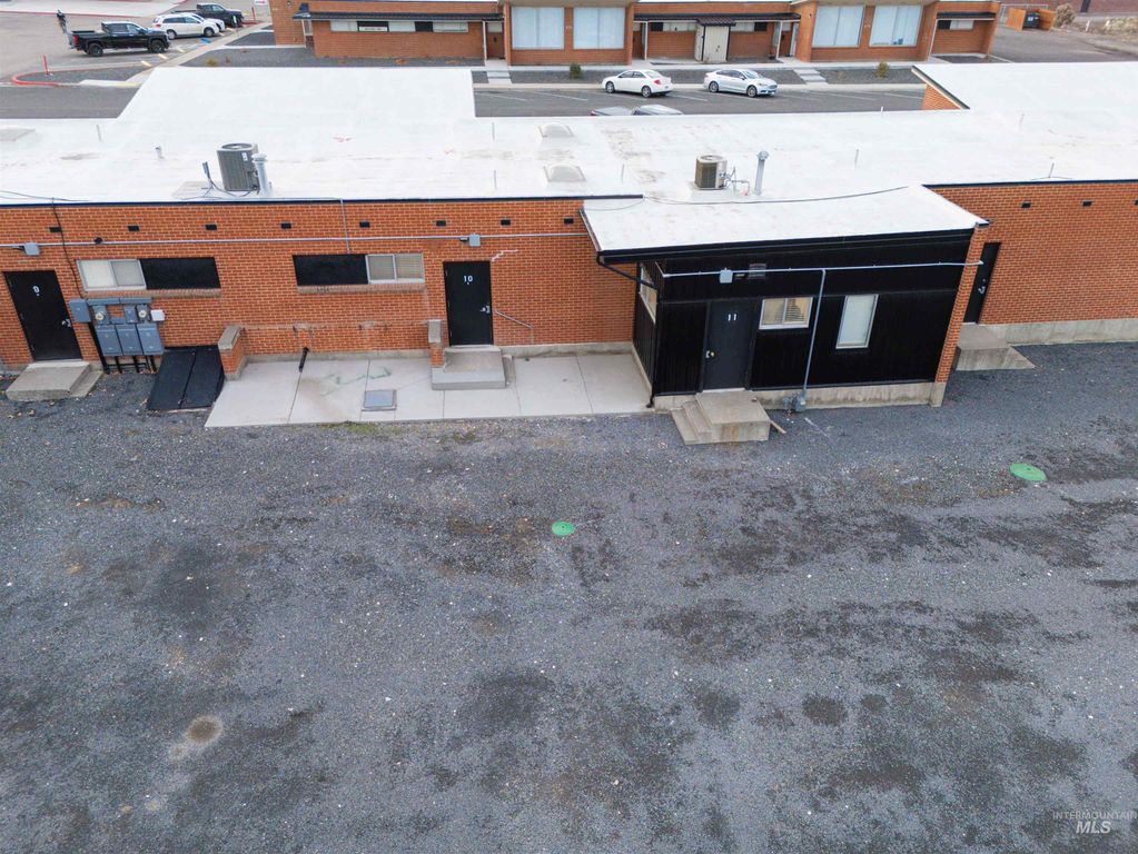 664 Shoup Ave W, Twin Falls, ID 83301 photo 2