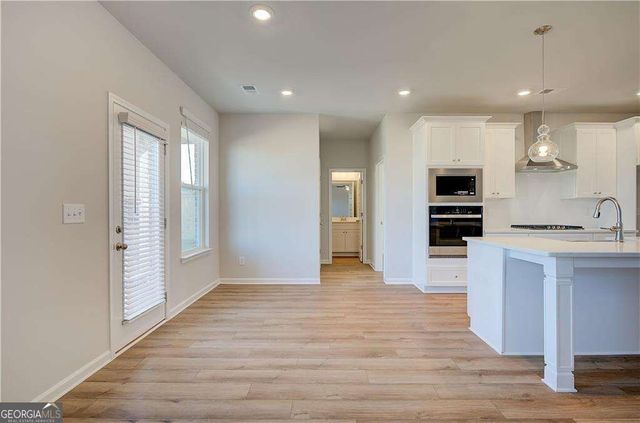 1013 Linford Drive, Locust Grove, GA 30248